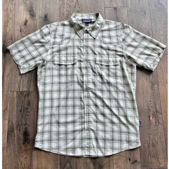 Patagonia Women's Plaid Snap Shirt Size S Green Beige Short Sleeve Outdoor Hike - Picture 1 of 7
